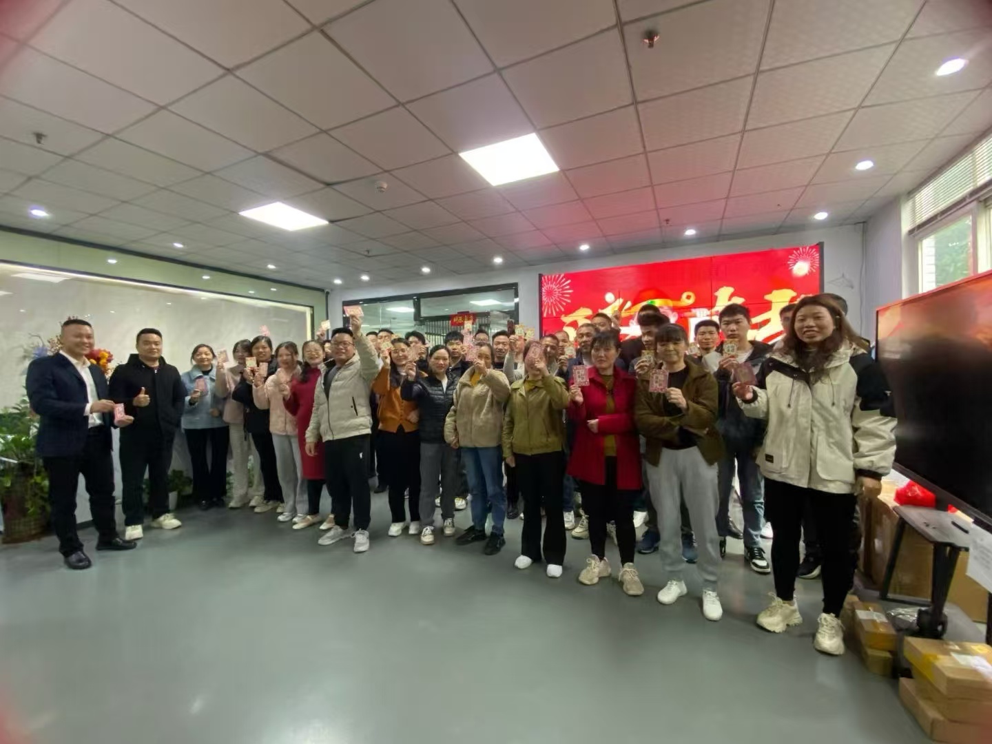 Shenzhen Cuhubがアップグレードされた施設を発表して、スマートディスプレイの革新を促進する